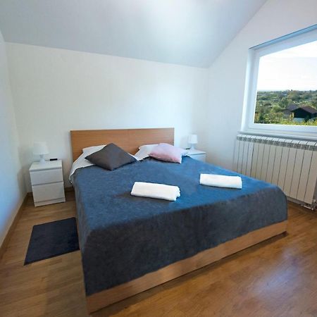 Appartement Apartman Grc à Dugo Selo Extérieur photo
