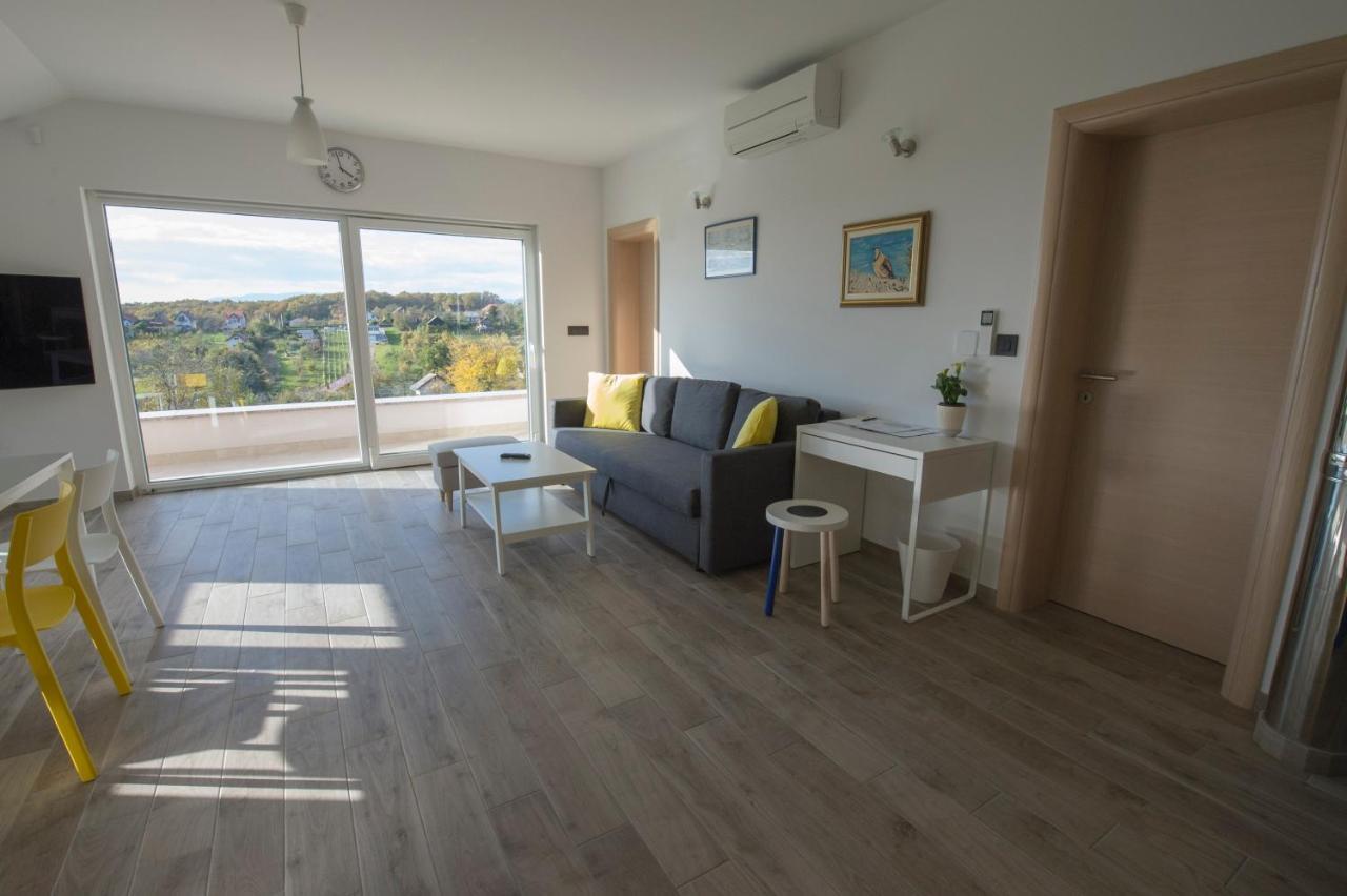 Appartement Apartman Grc à Dugo Selo Extérieur photo