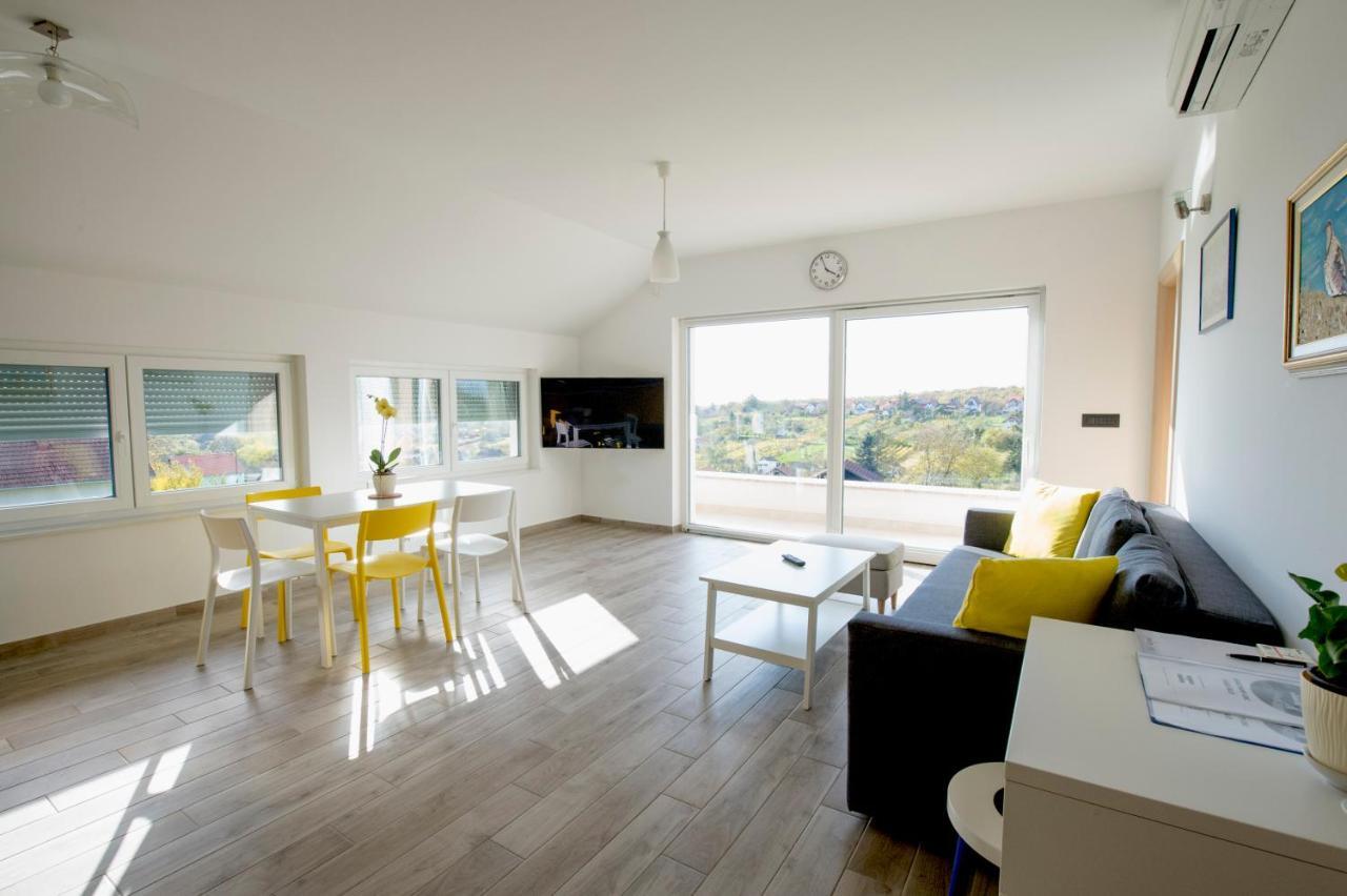 Appartement Apartman Grc à Dugo Selo Extérieur photo