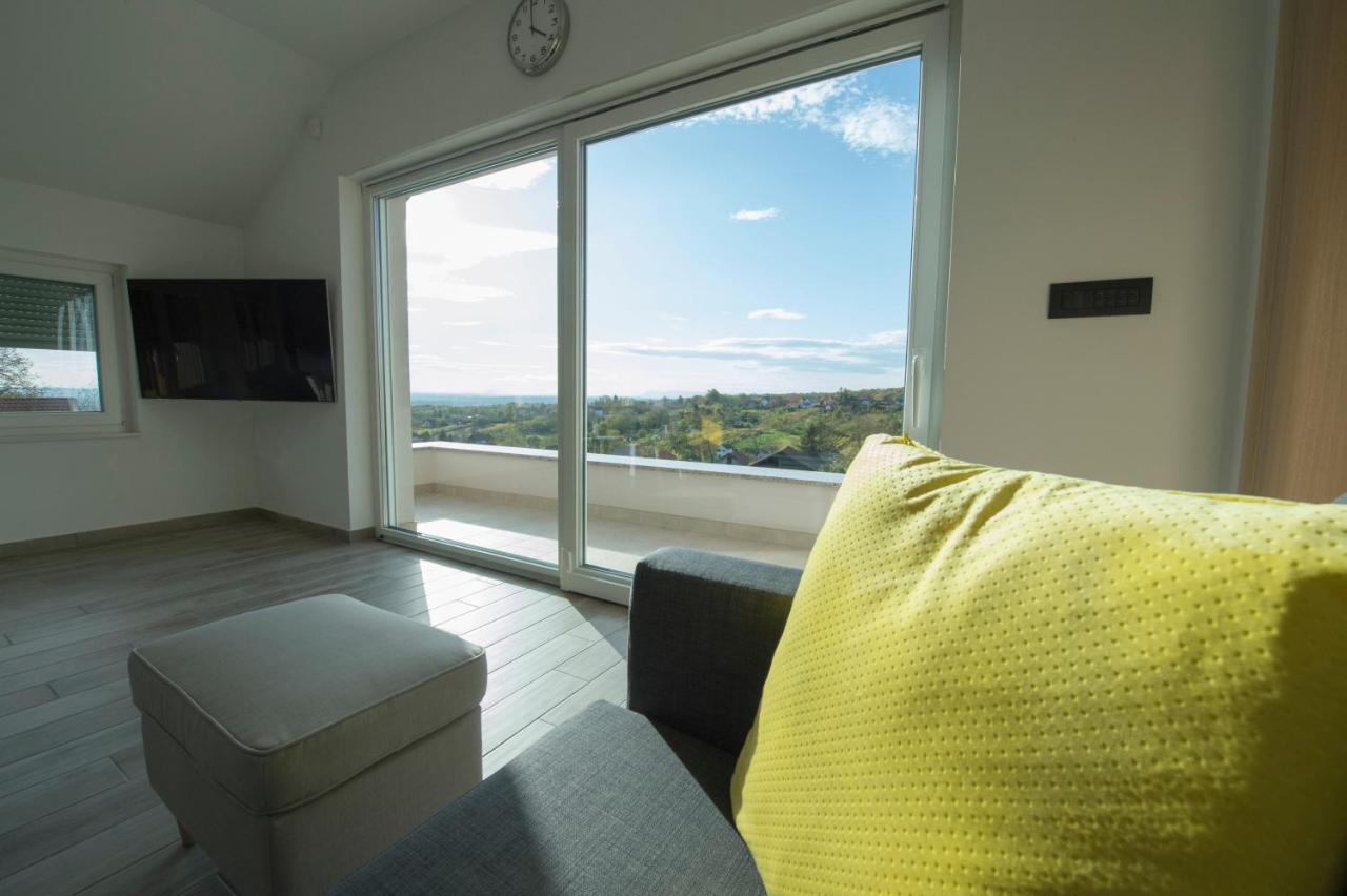 Appartement Apartman Grc à Dugo Selo Extérieur photo