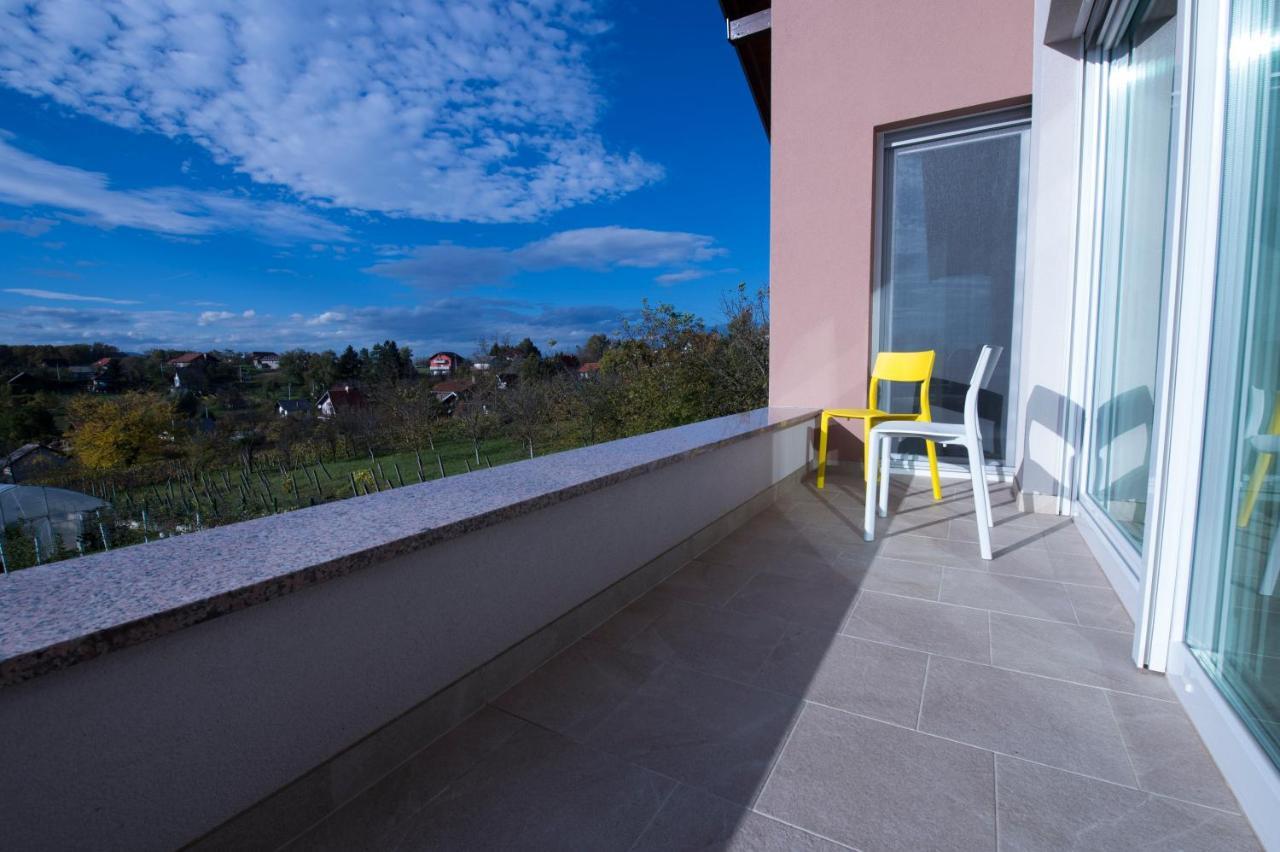 Appartement Apartman Grc à Dugo Selo Extérieur photo