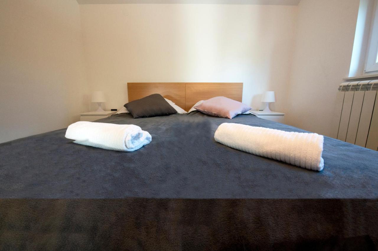 Appartement Apartman Grc à Dugo Selo Extérieur photo